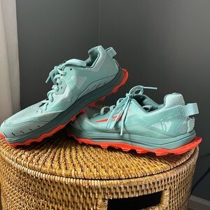 Altra Lone Peak 6 Trail Running Shoes